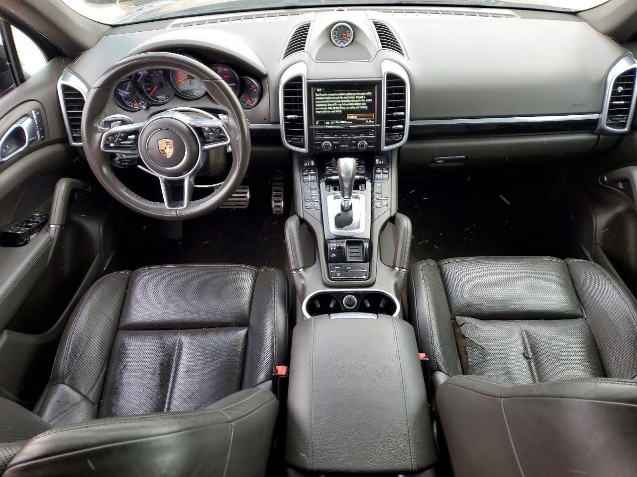 2016 PORSCHE CAYENNE