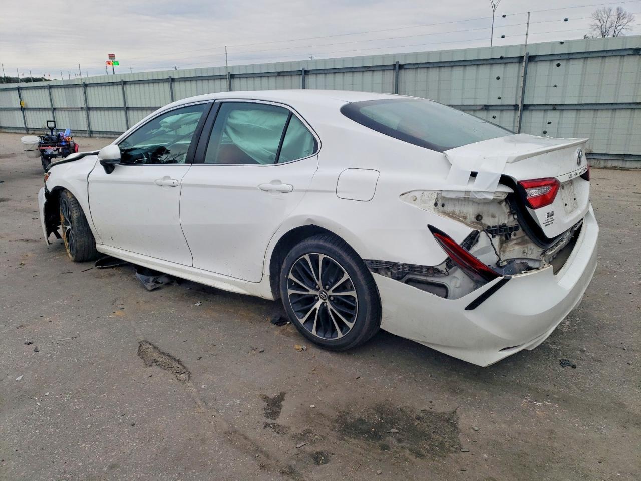 2018 TOYOTA CAMRY