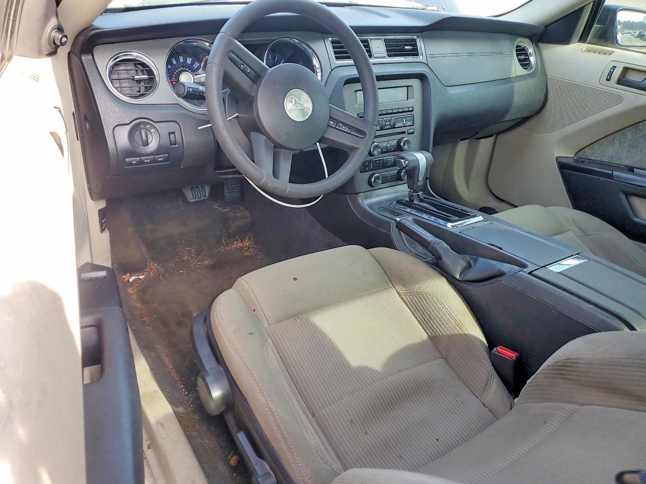 2011 FORD MUSTANG