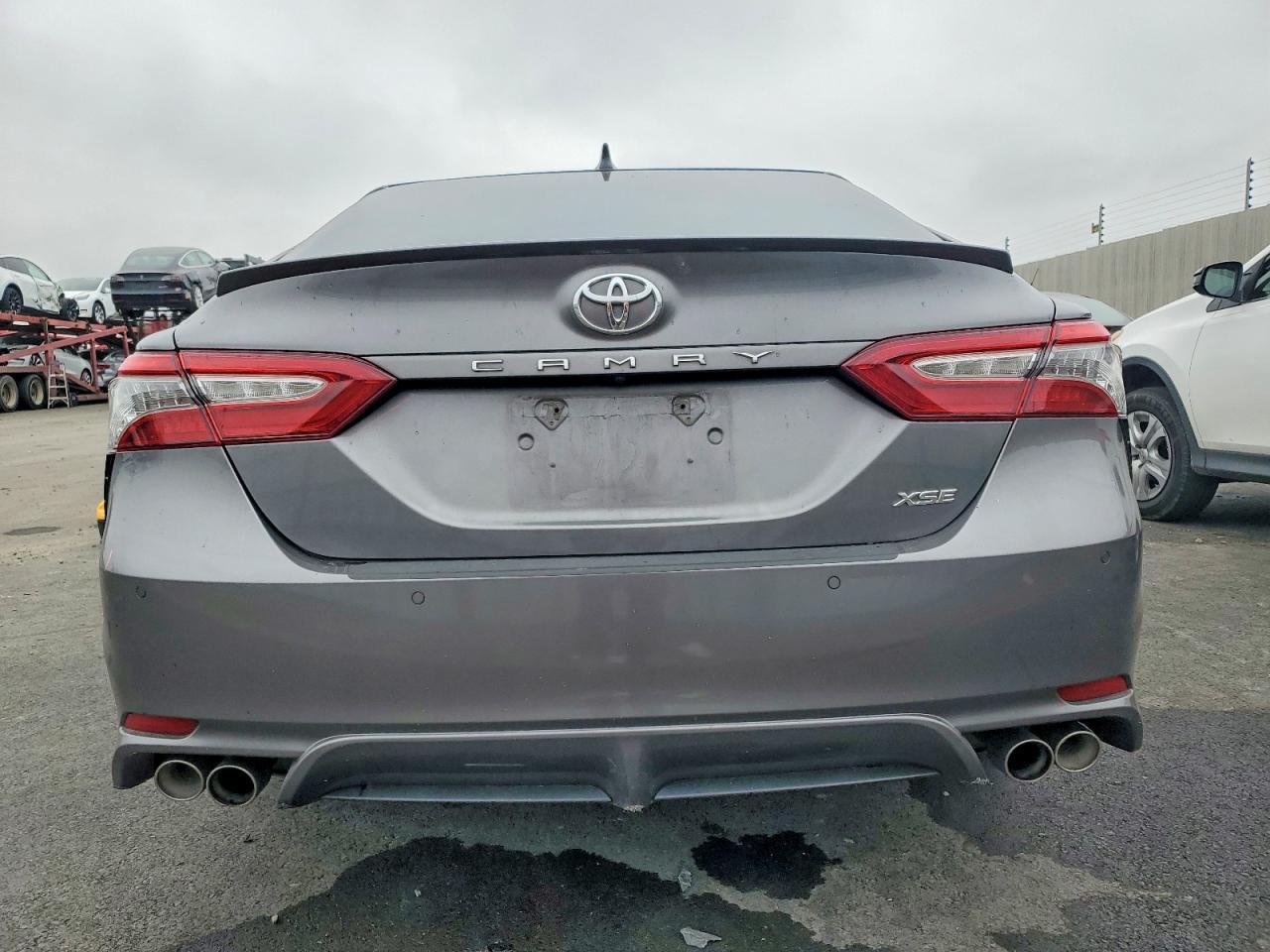 2018 TOYOTA CAMRY
