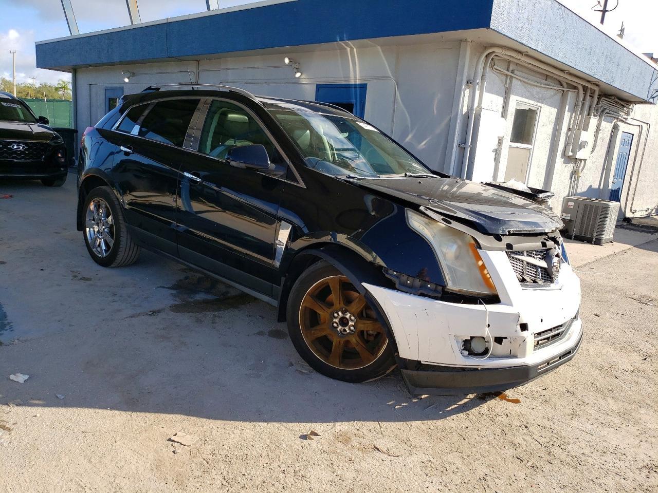 2010 CADILLAC SRX