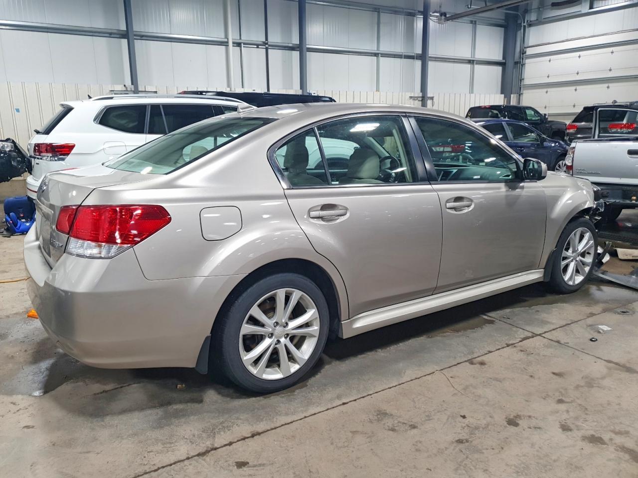 2014 SUBARU Legacy