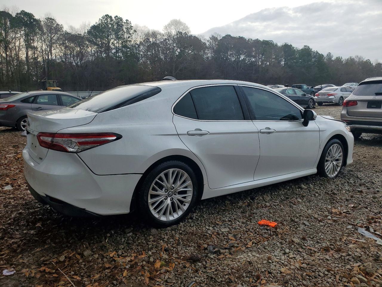 2018 TOYOTA CAMRY