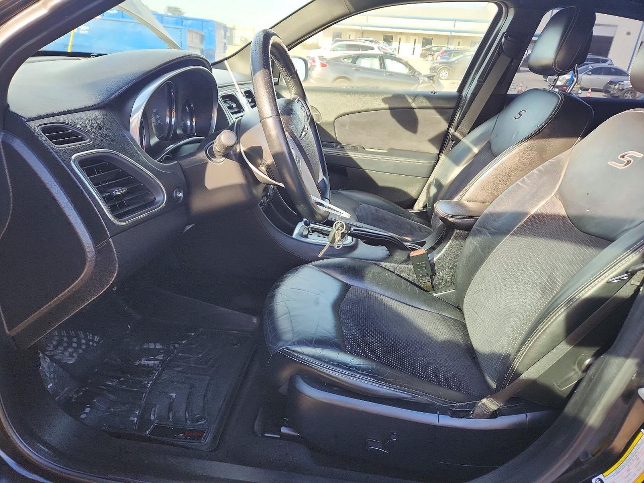 2014 CHRYSLER 200