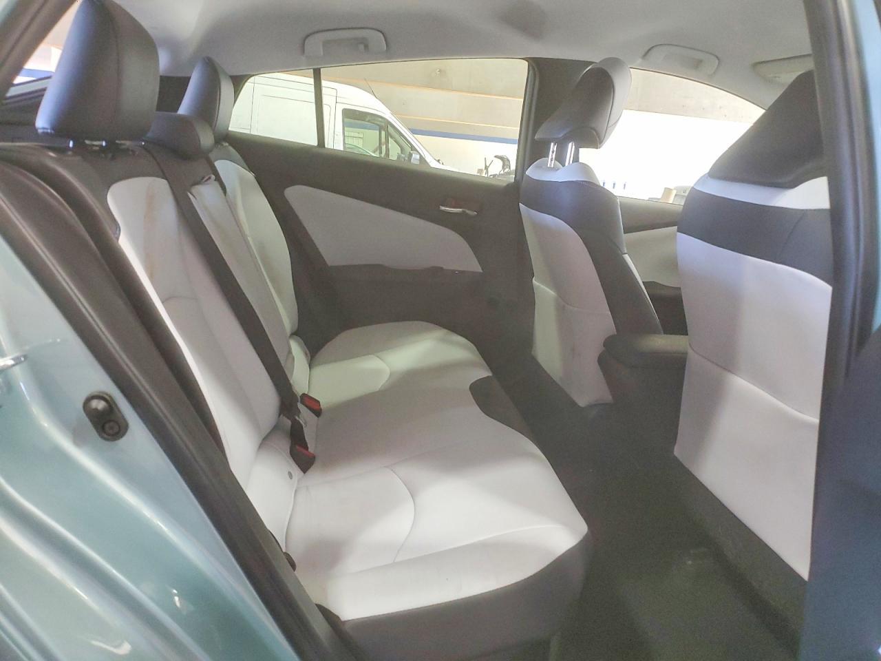2017 TOYOTA PRIUS
