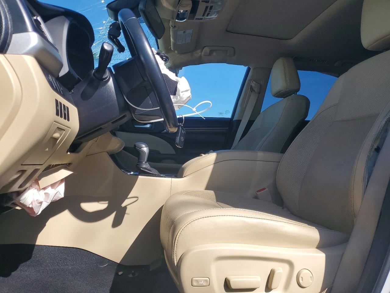 2017 TOYOTA HIGHLANDER