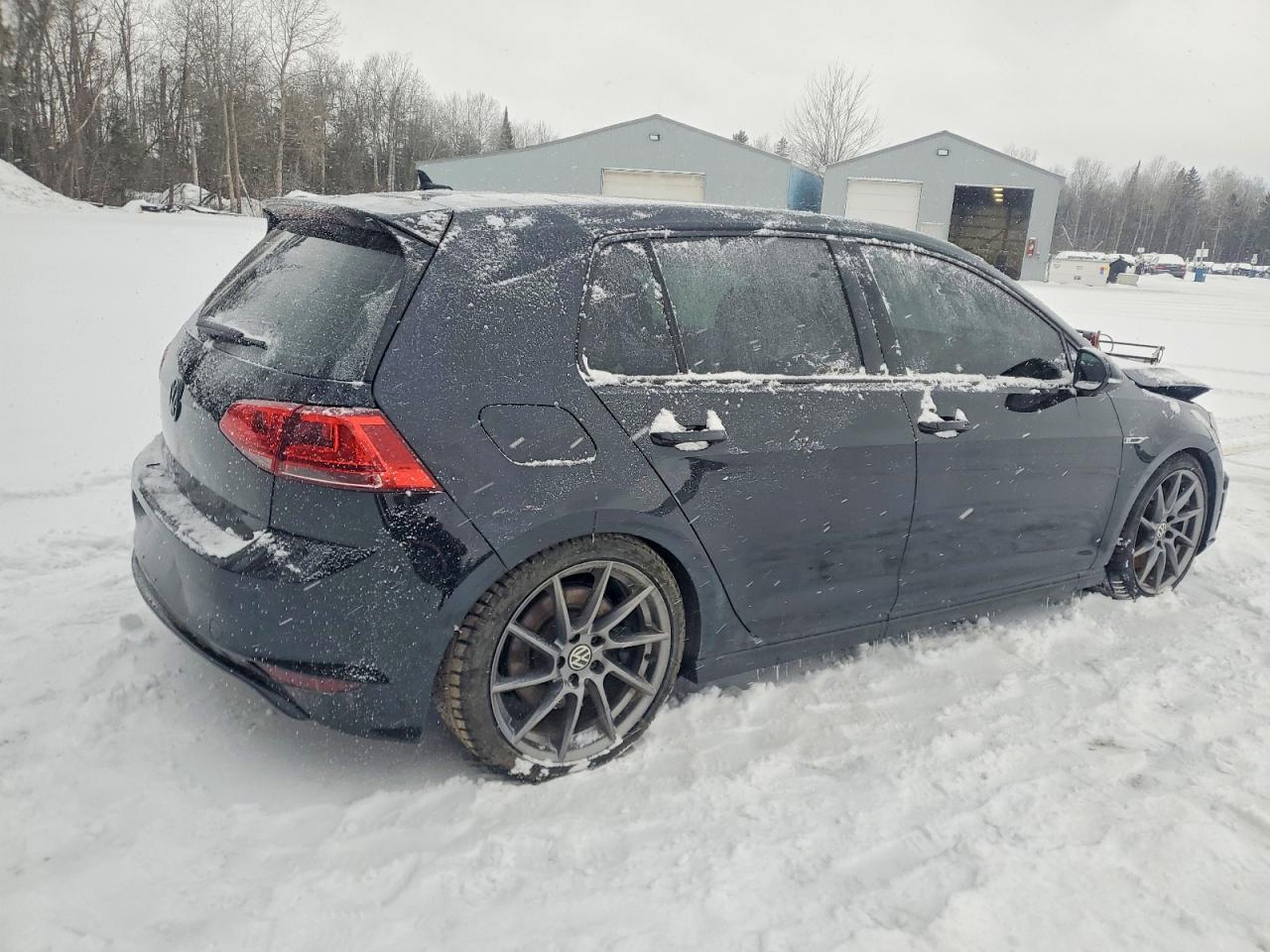 2017 VOLKSWAGEN Golf R