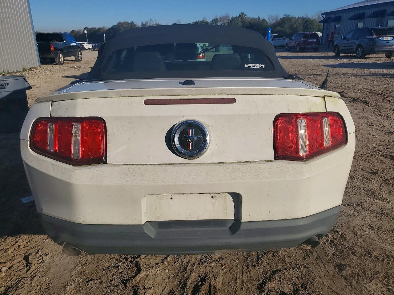 2011 FORD MUSTANG