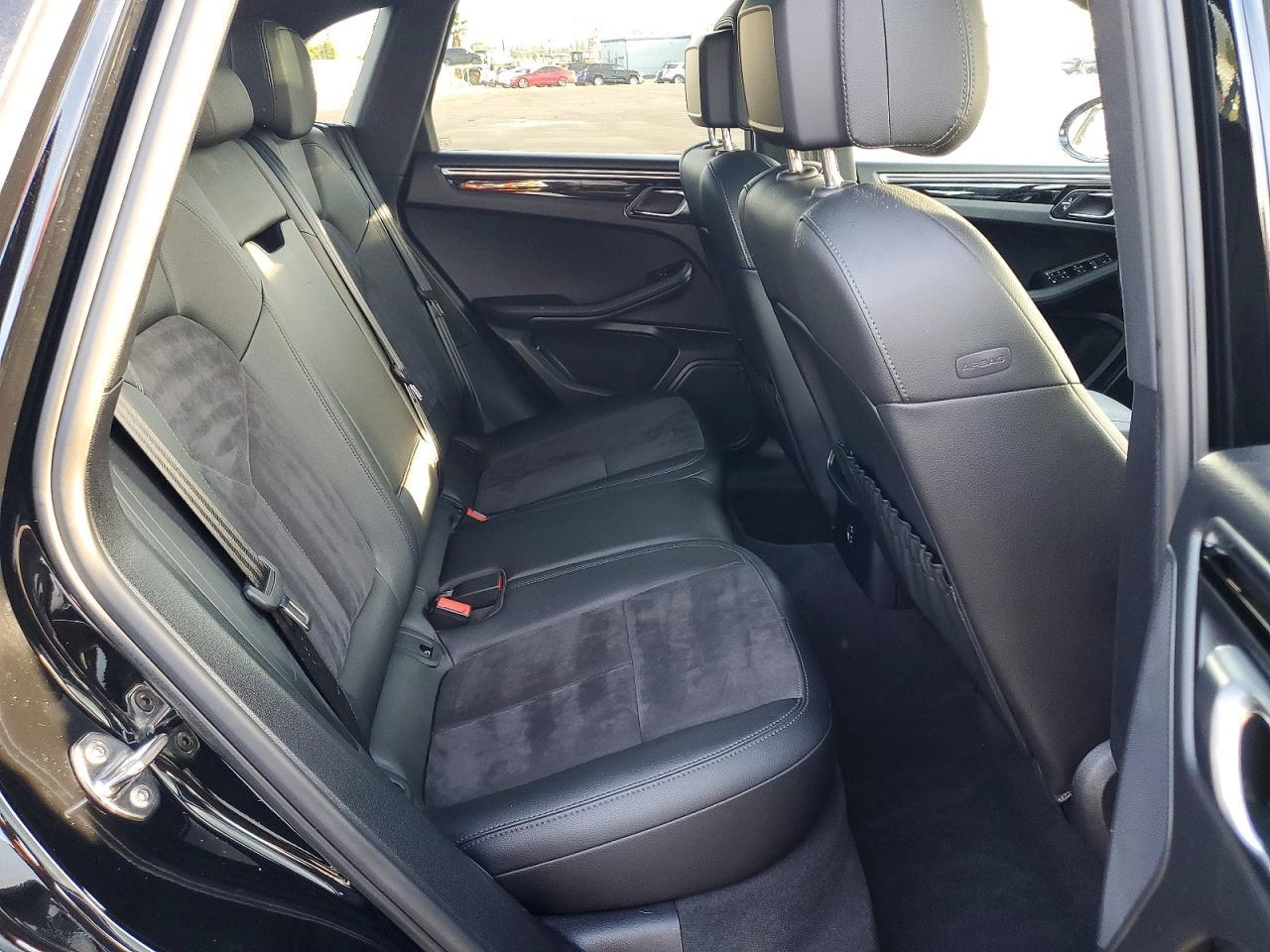 2021 PORSCHE Macan