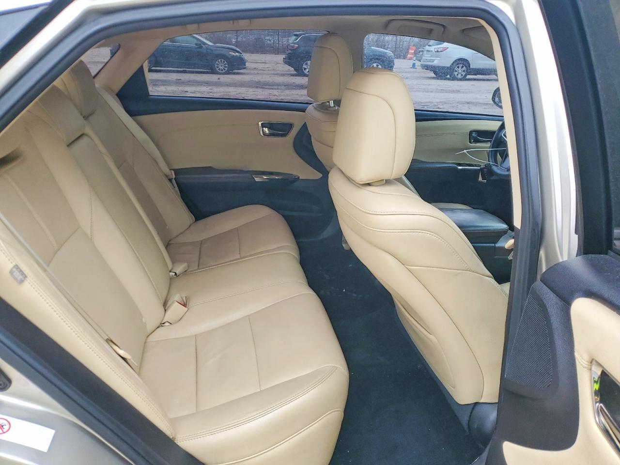 2013 TOYOTA Avalon