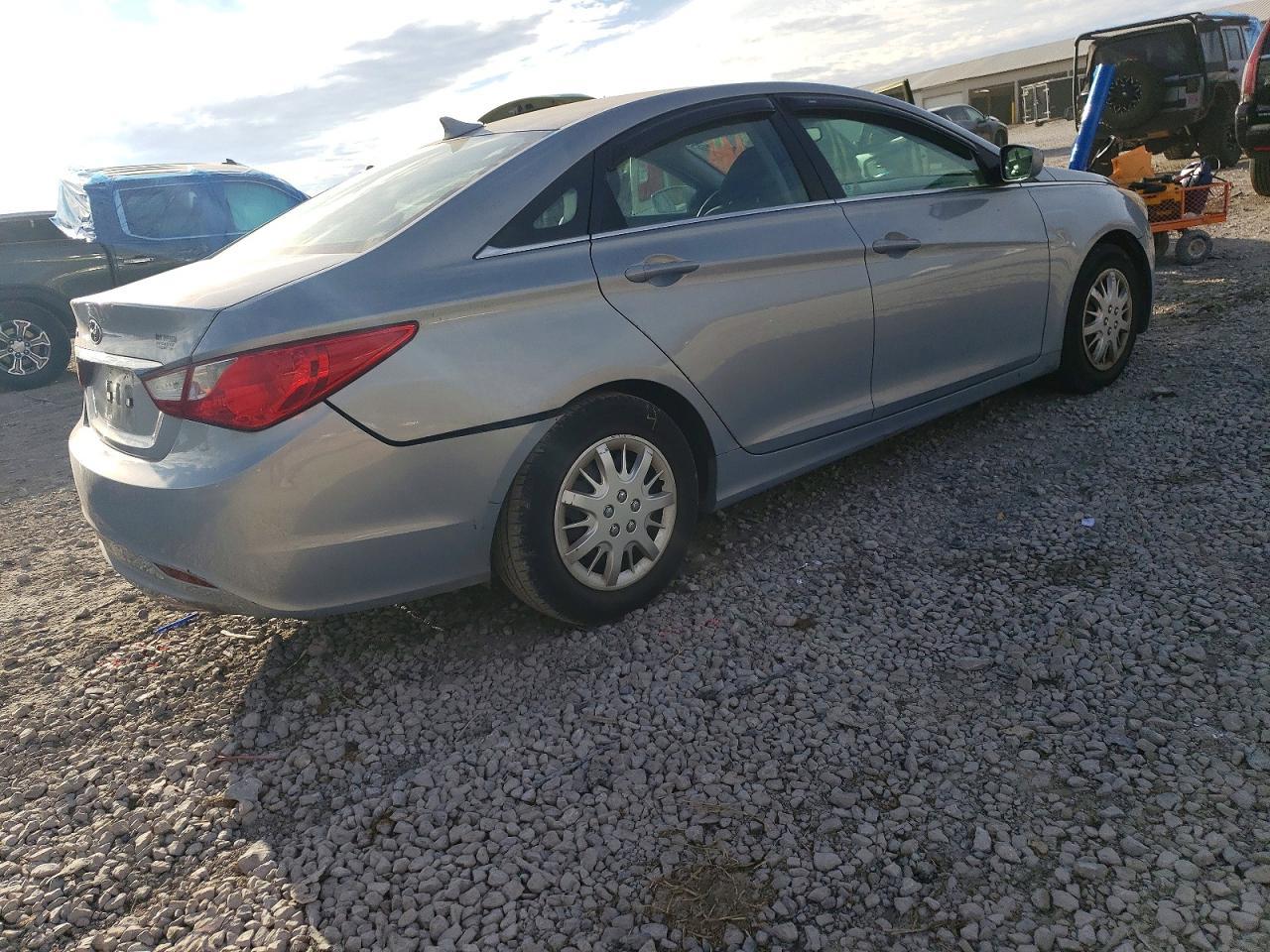 2011 HYUNDAI SONATA