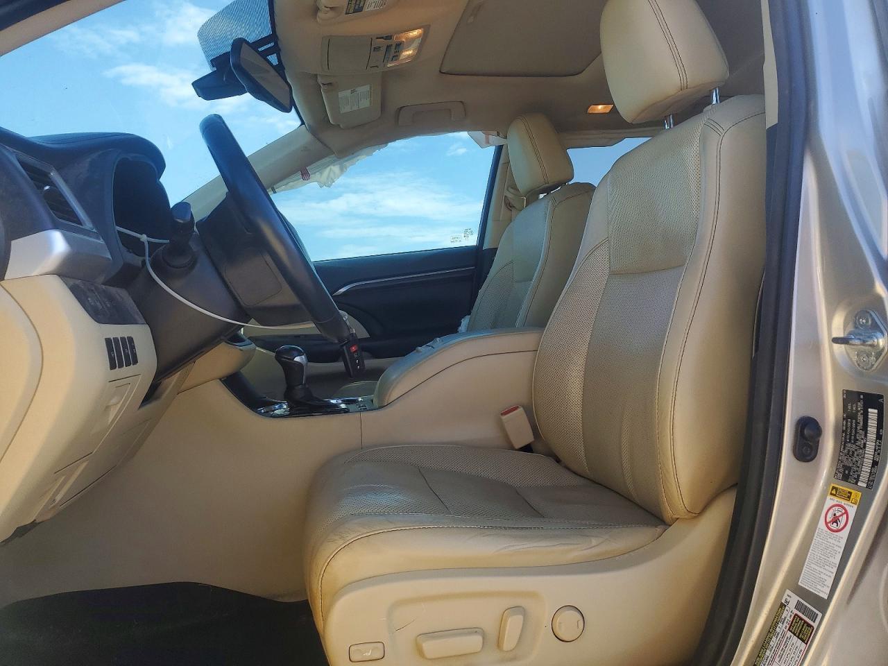 2016 TOYOTA HIGHLANDER