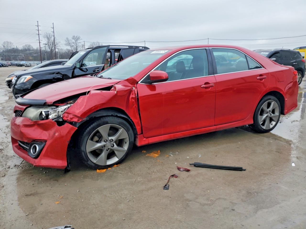 2014 TOYOTA CAMRY