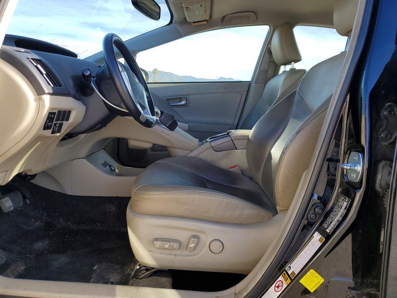 2015 TOYOTA PRIUS