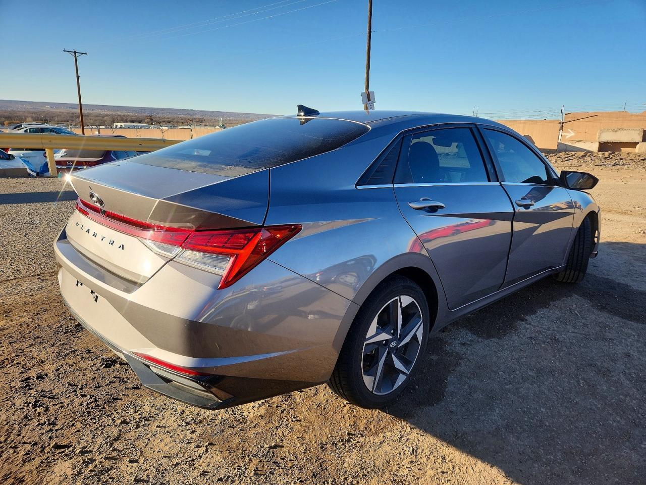 2022 HYUNDAI ELANTRA