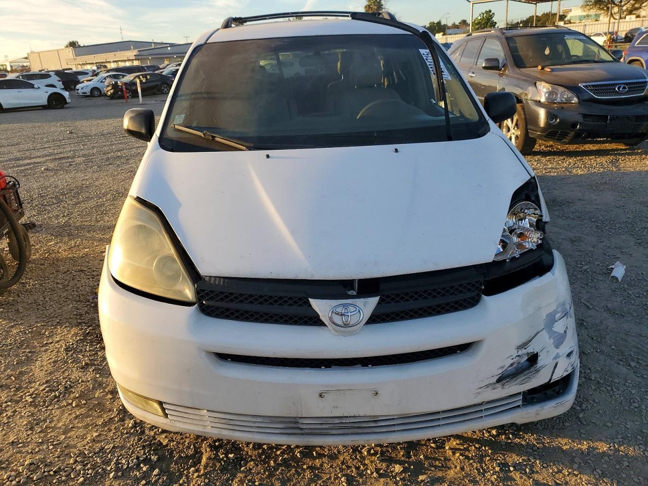 2004 TOYOTA SIENNA