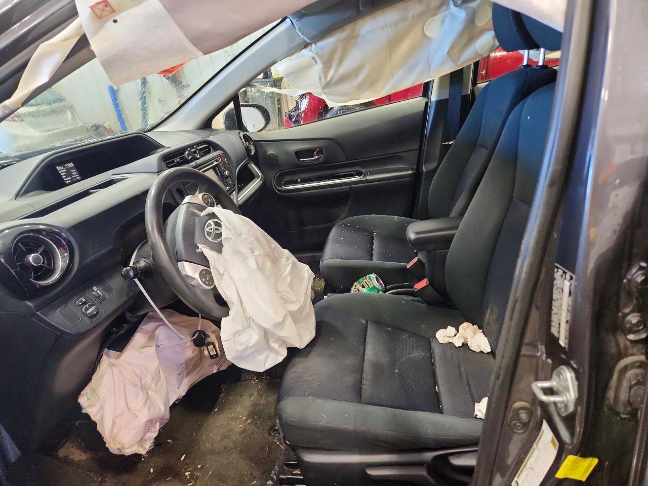 2015 TOYOTA Prius c