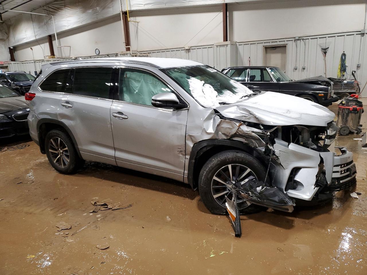 2017 TOYOTA HIGHLANDER