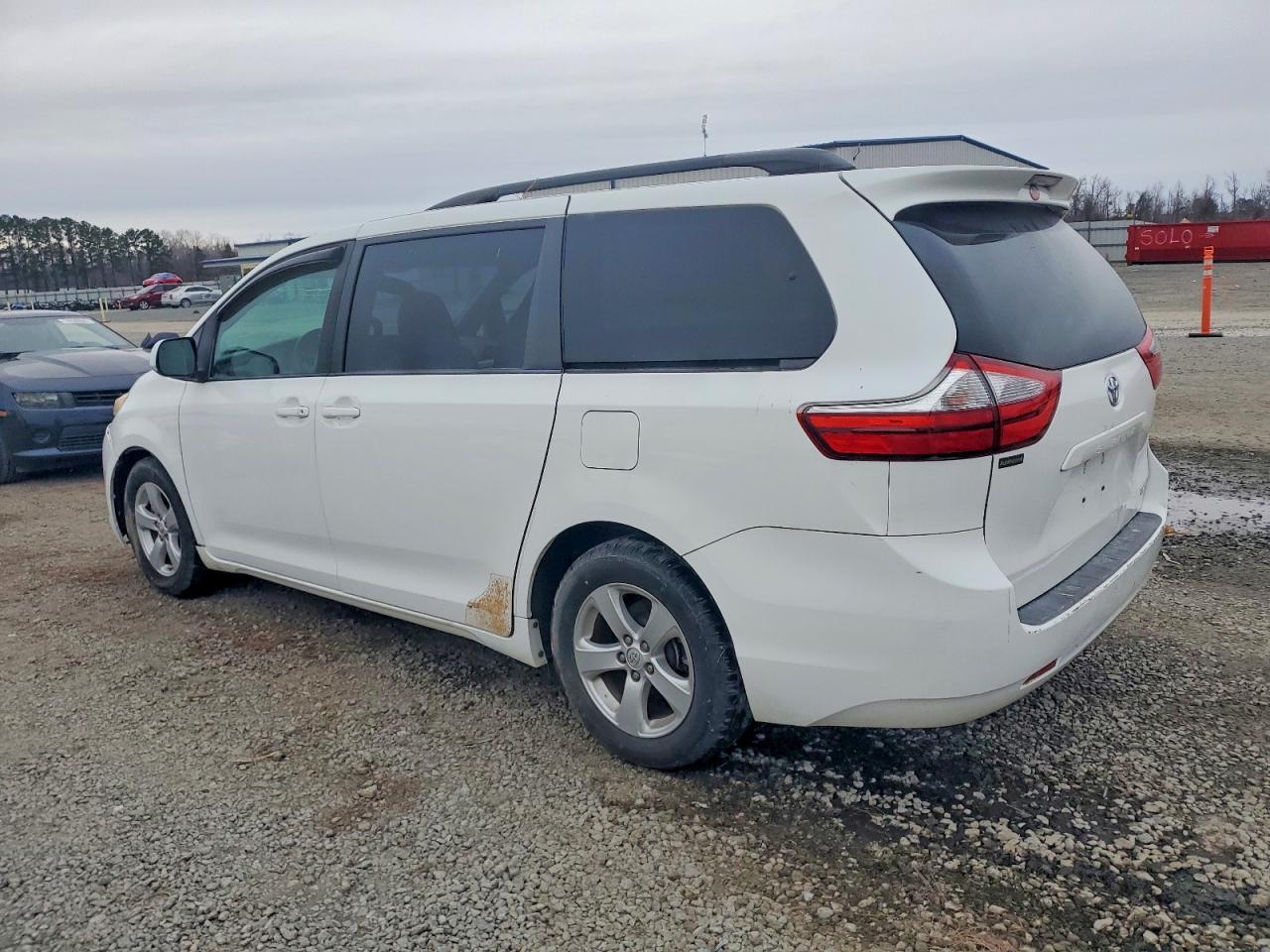 2015 TOYOTA SIENNA