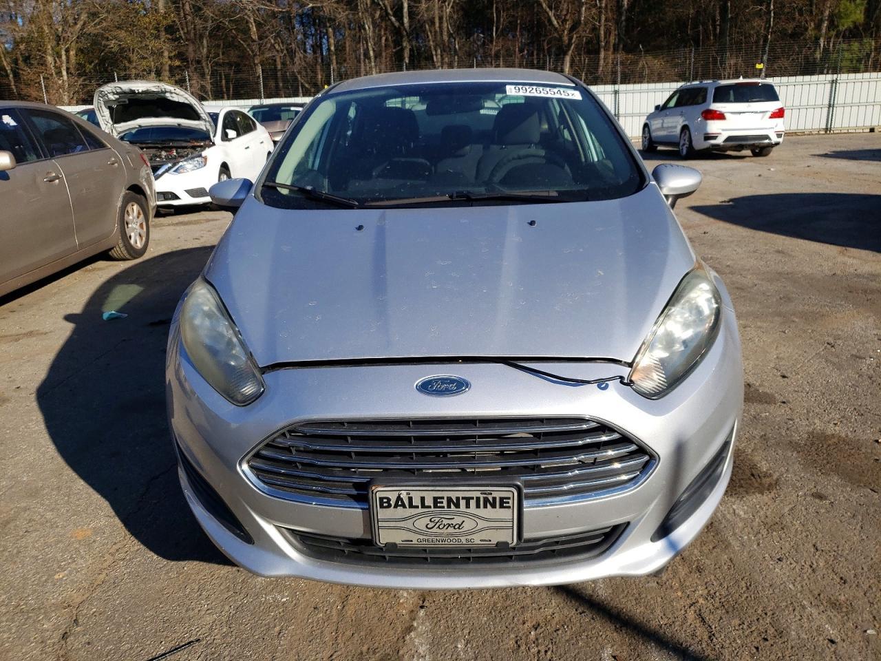 2015 FORD Fiesta