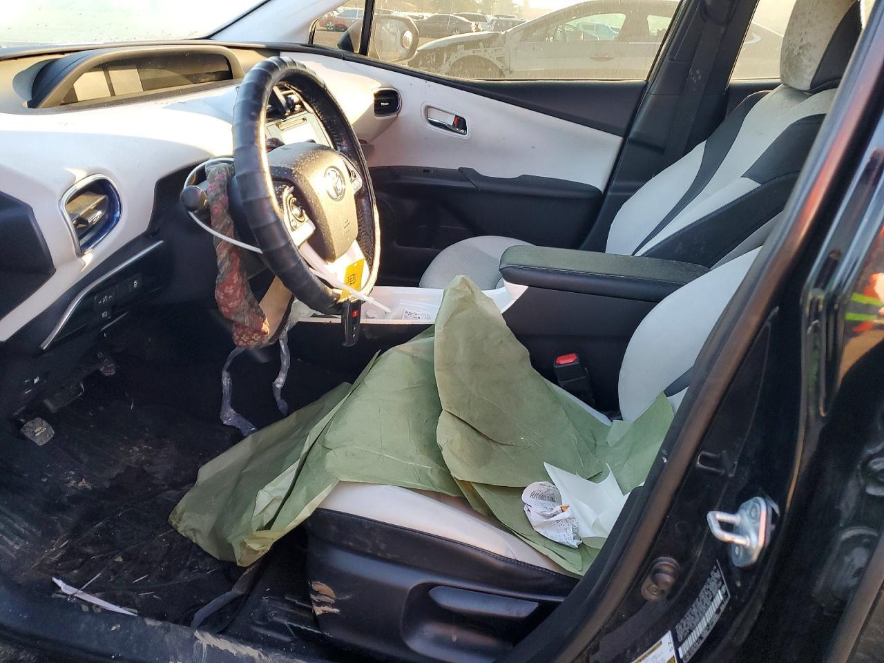 2016 TOYOTA PRIUS
