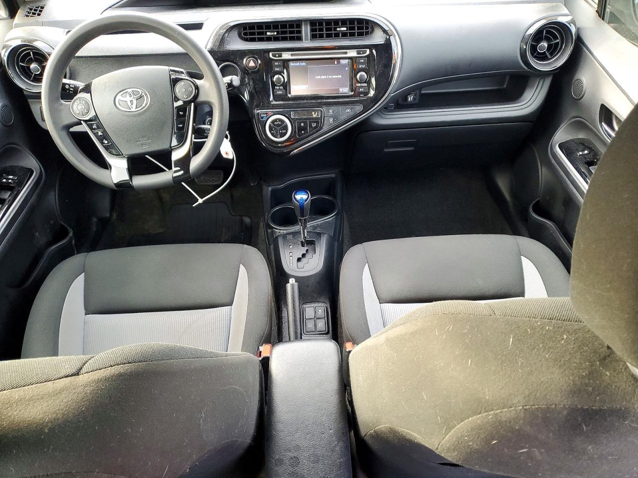 2019 TOYOTA Prius c