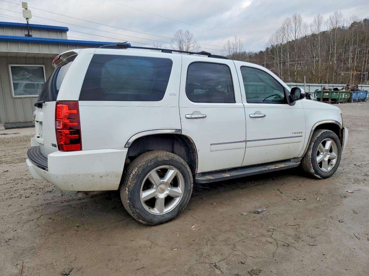 2011 CHEVROLET Tahoe