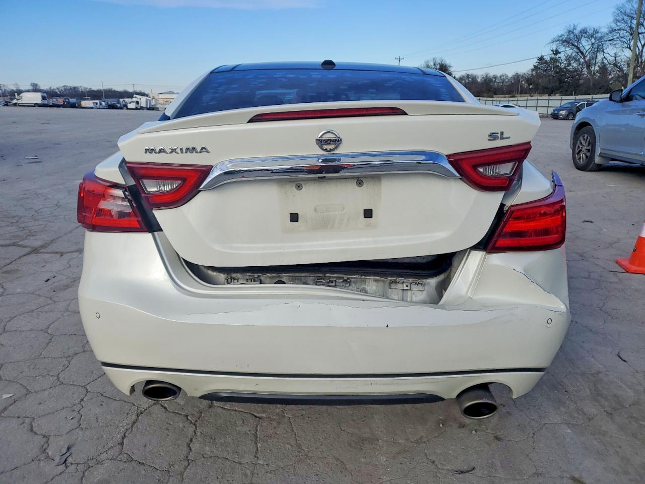 2017 NISSAN Maxima