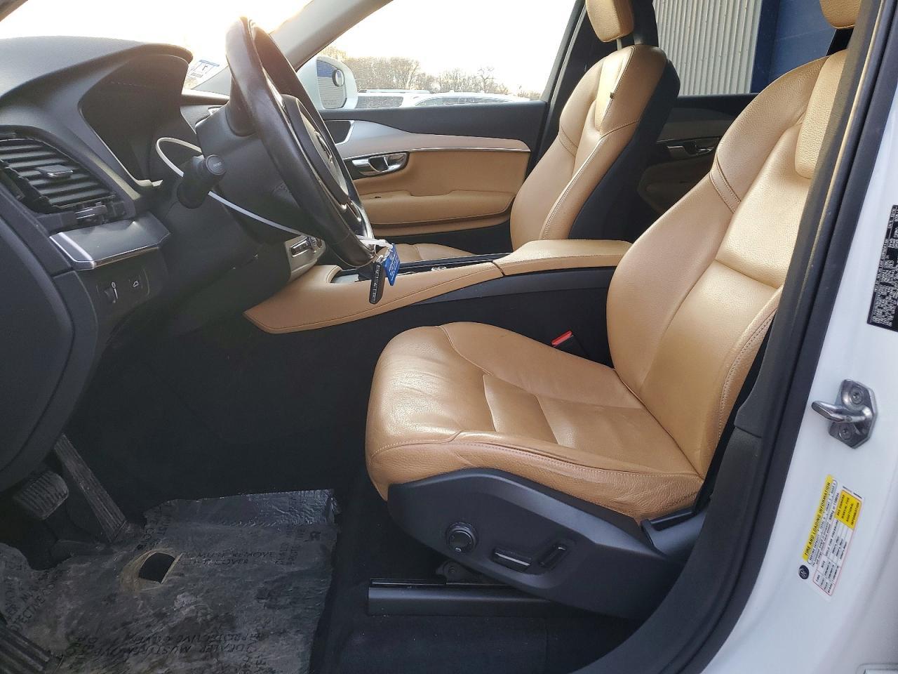 2016 VOLVO XC90