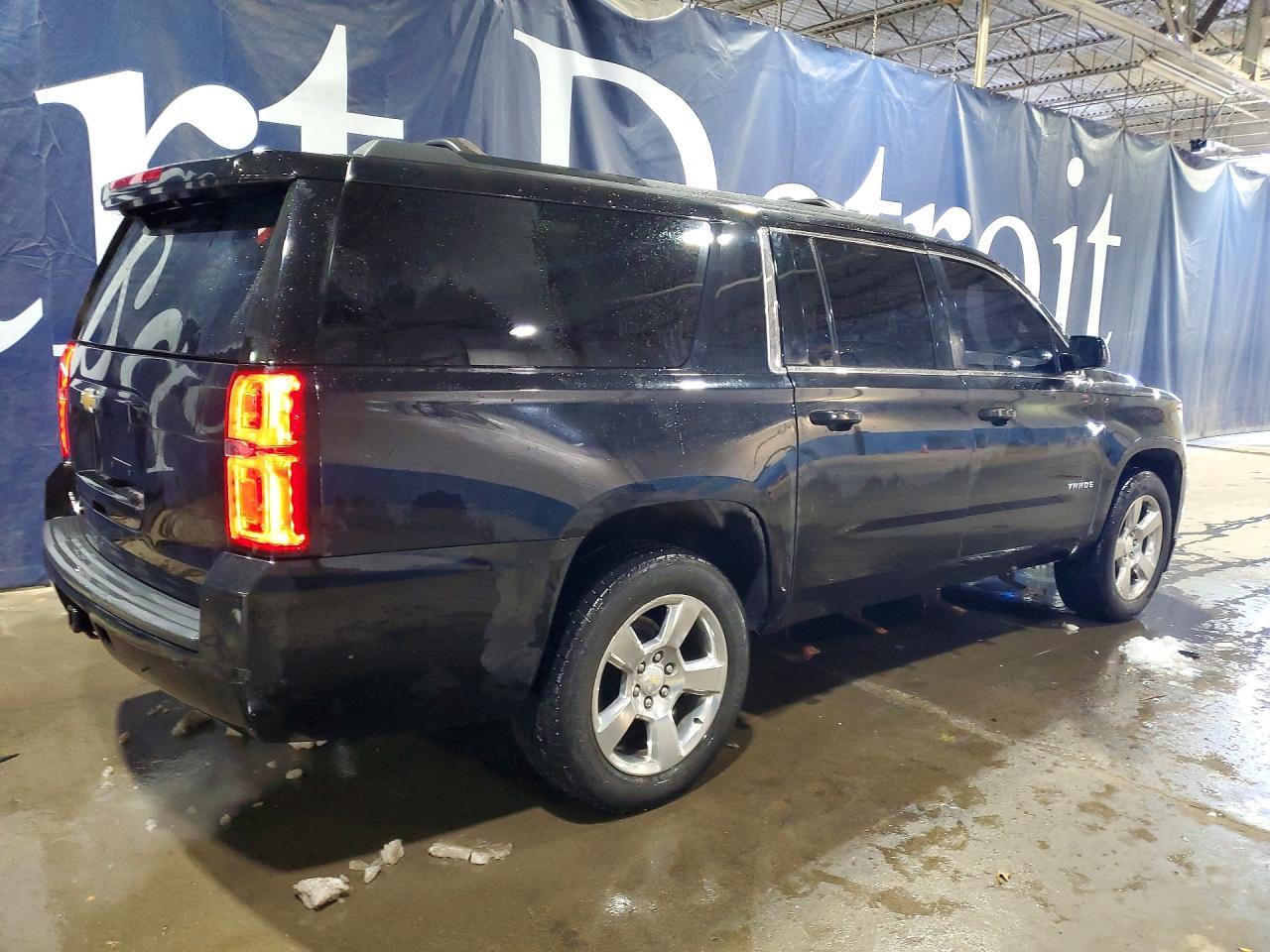 2017 CHEVROLET Suburban
