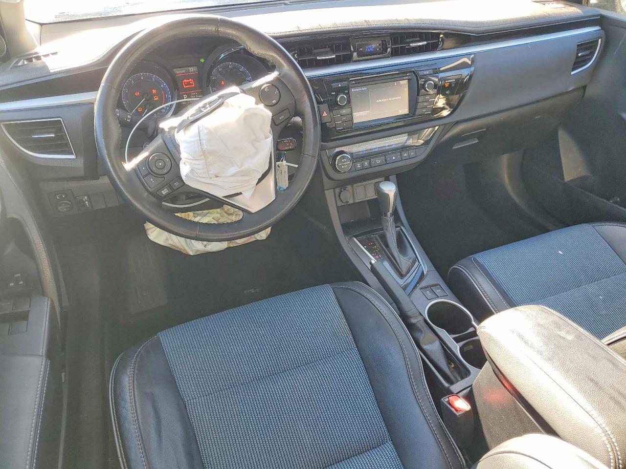 2015 TOYOTA COROLLA