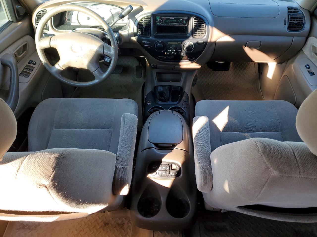 2002 TOYOTA Sequoia