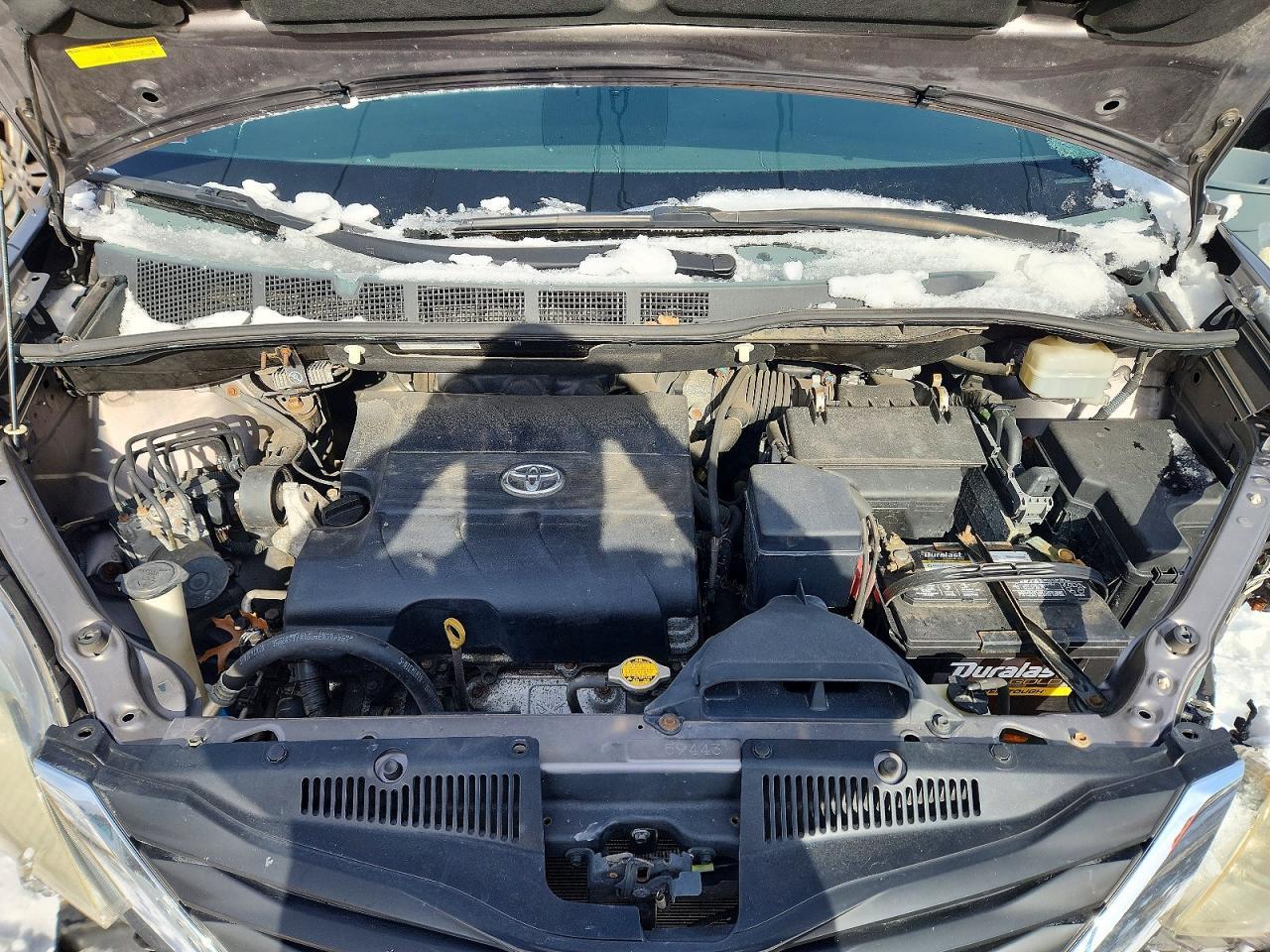 2011 TOYOTA SIENNA