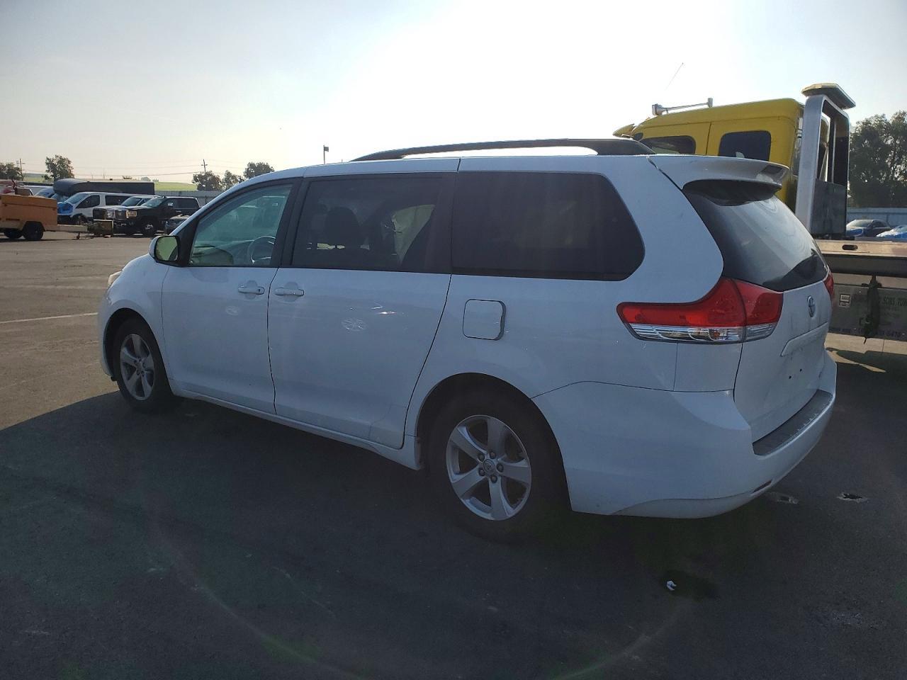 2014 TOYOTA SIENNA