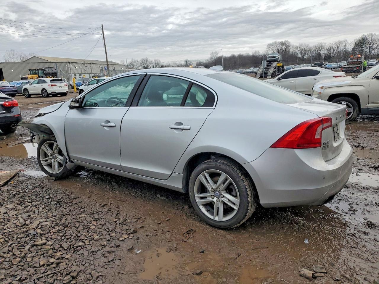 2015 VOLVO S60
