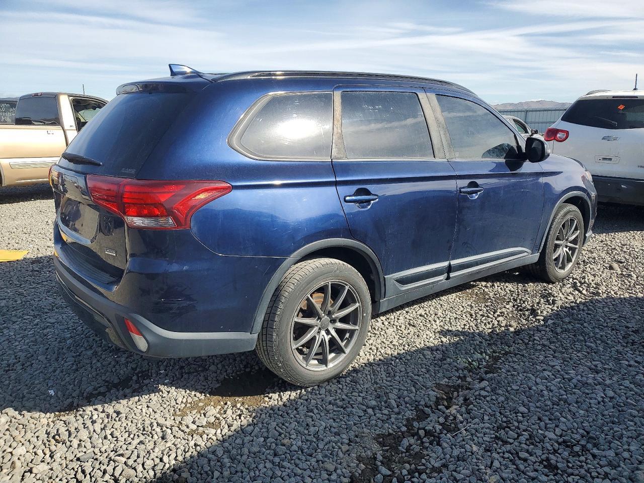 2020 MITSUBISHI outlander