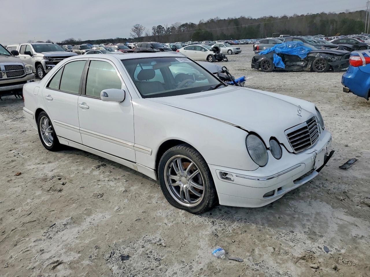 2000 MERCEDES-BENZ E-Class