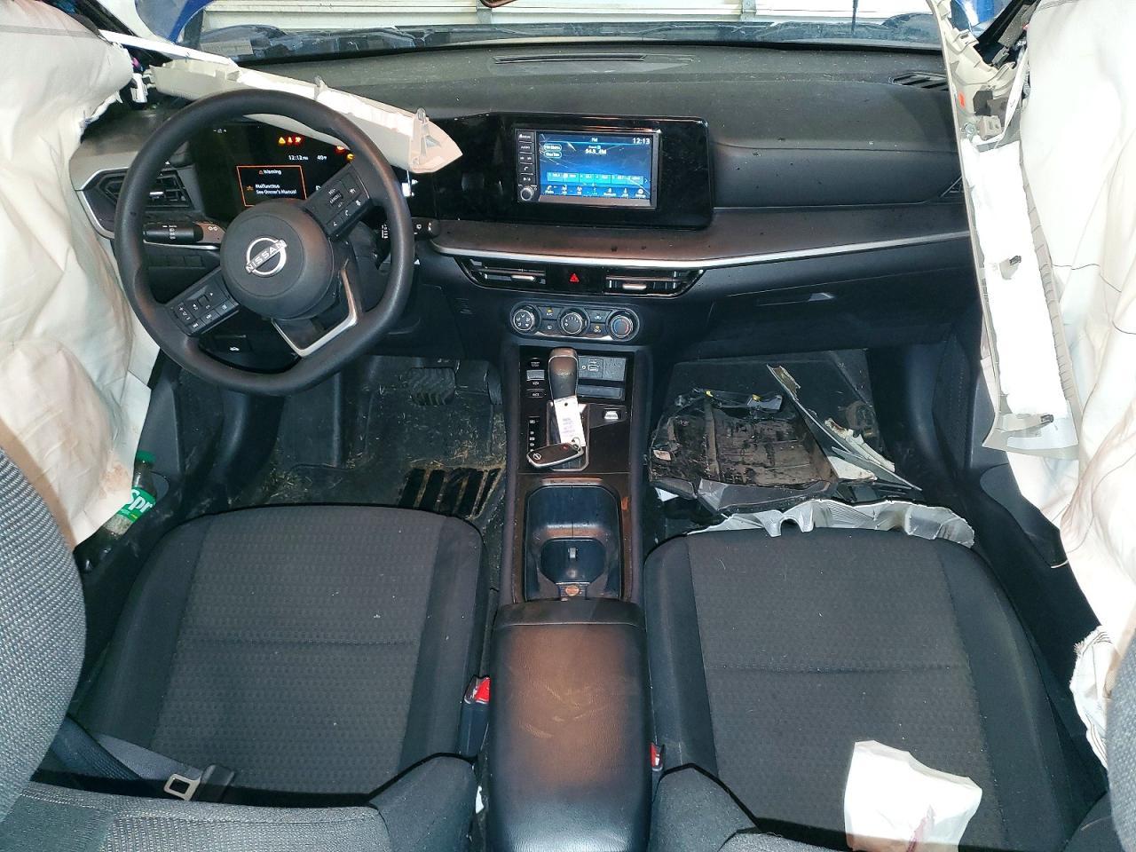 2025 NISSAN KICKS