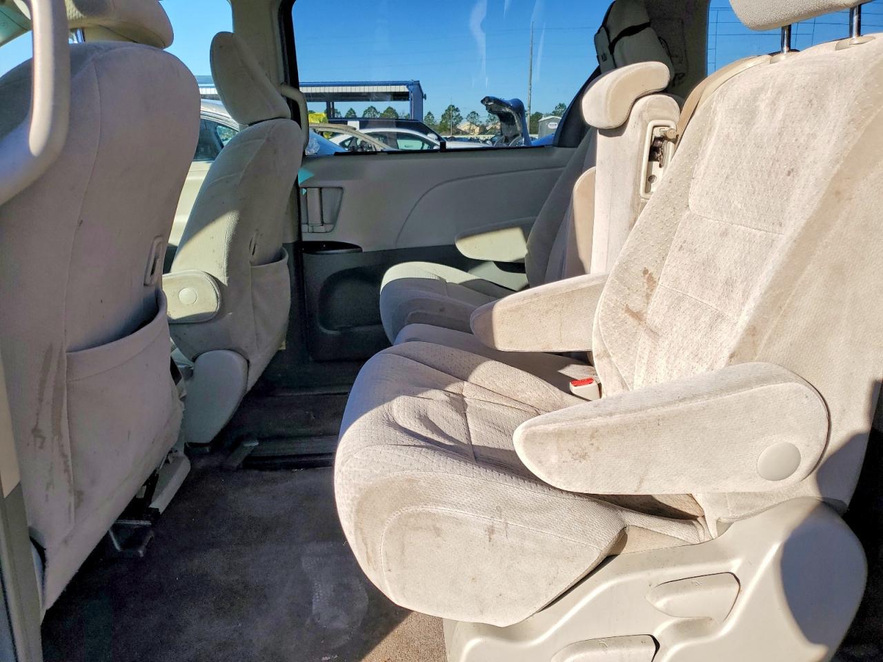 2015 TOYOTA SIENNA