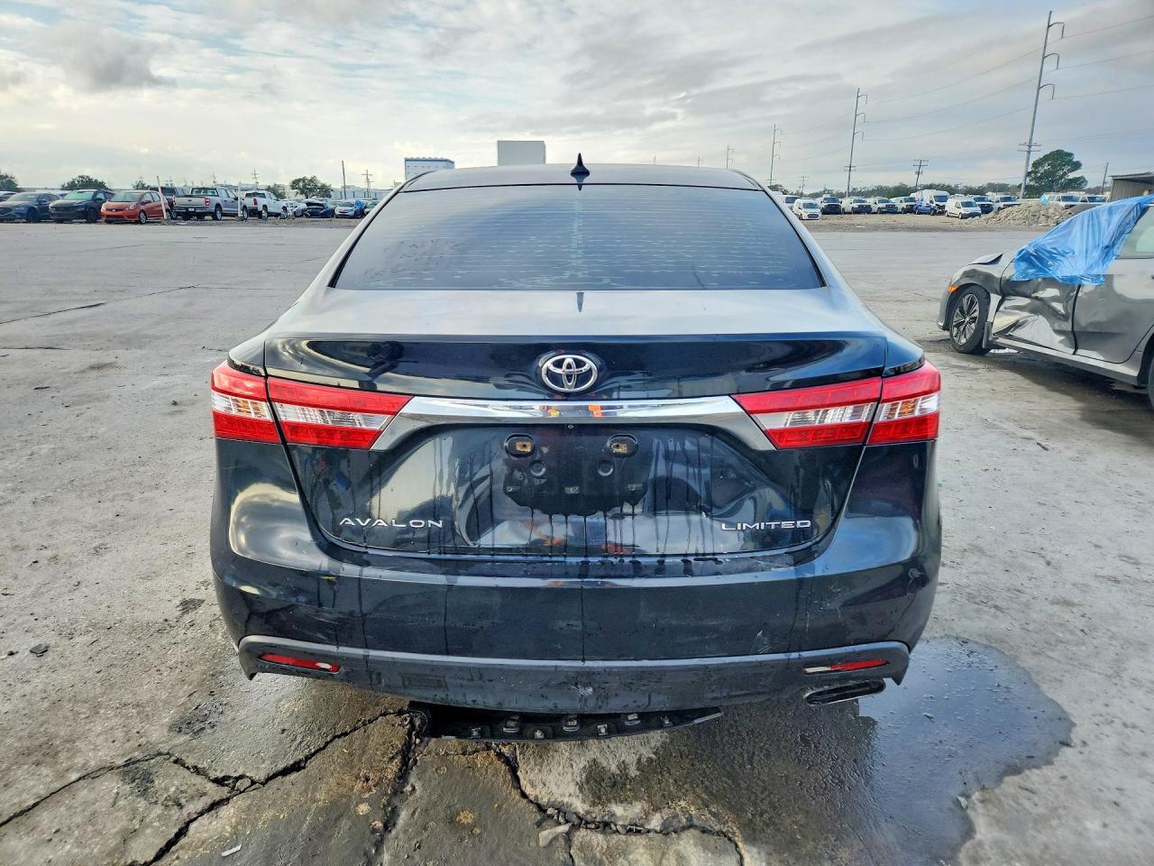 2013 TOYOTA Avalon