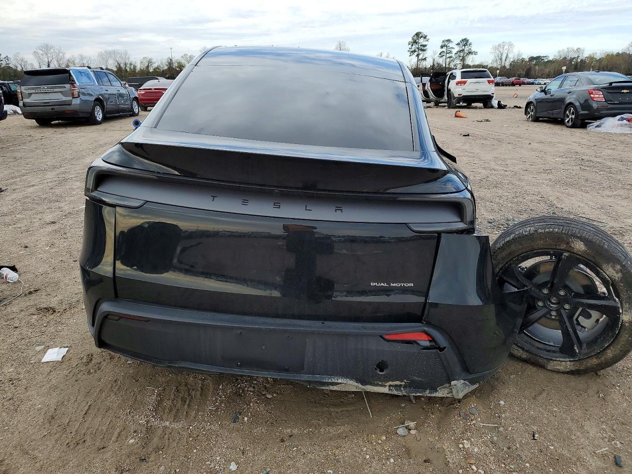 2026 TESLA MODEL Y