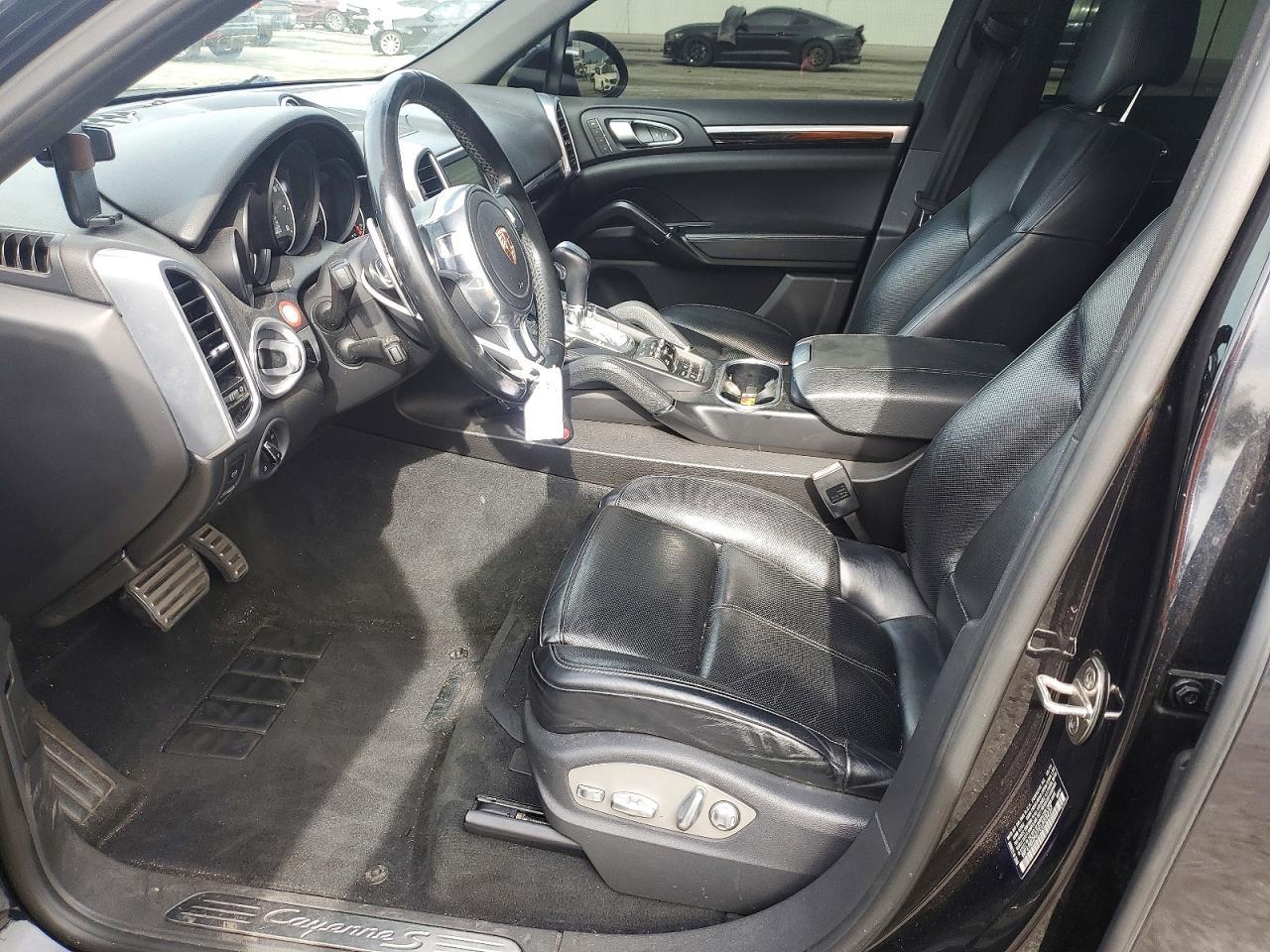 2014 PORSCHE CAYENNE