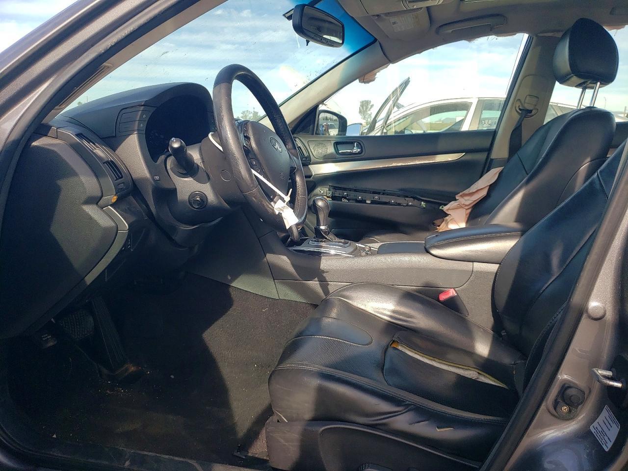 2012 INFINITI G37