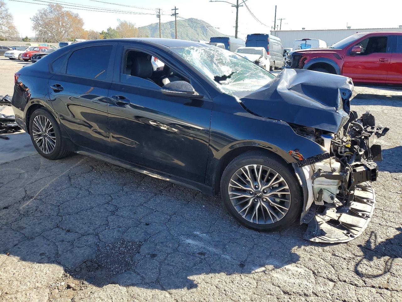 2024 KIA FORTE