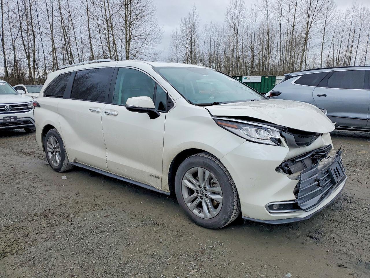 2021 TOYOTA SIENNA