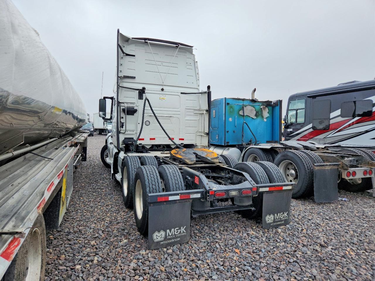 2021 VOLVO VNL