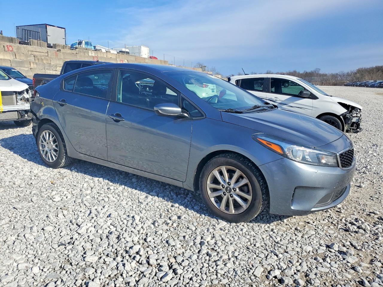 2017 KIA FORTE
