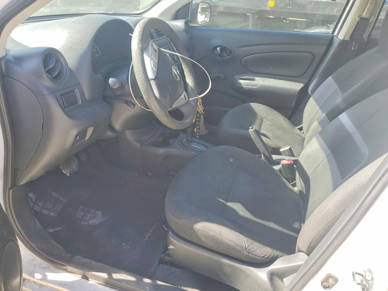 2015 NISSAN VERSA