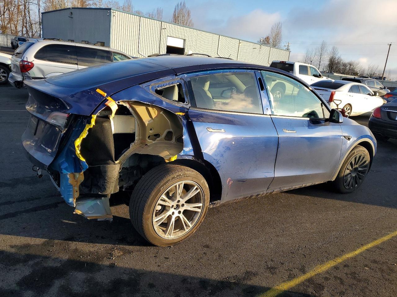 2024 TESLA MODEL Y