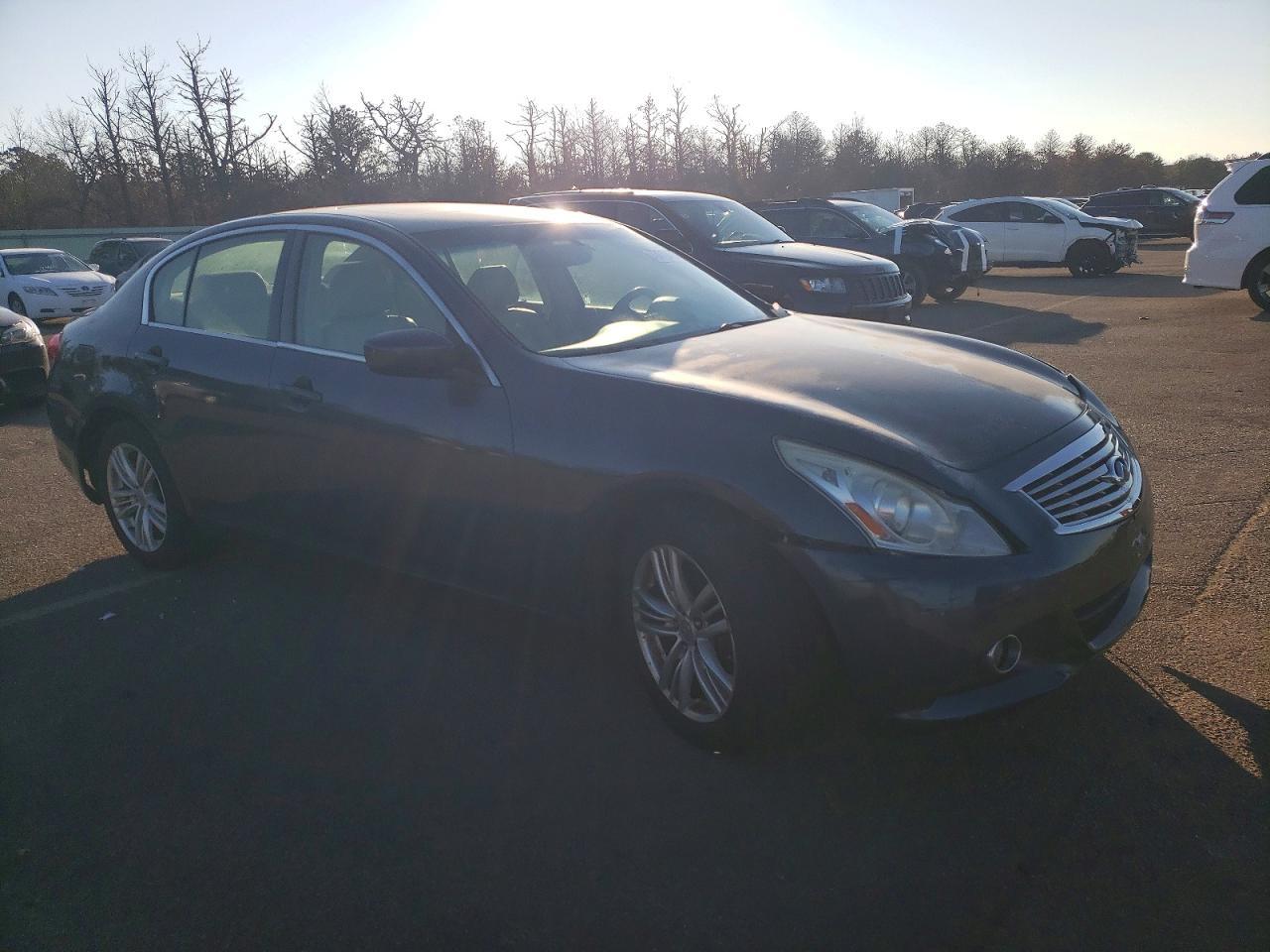 2012 INFINITI G37